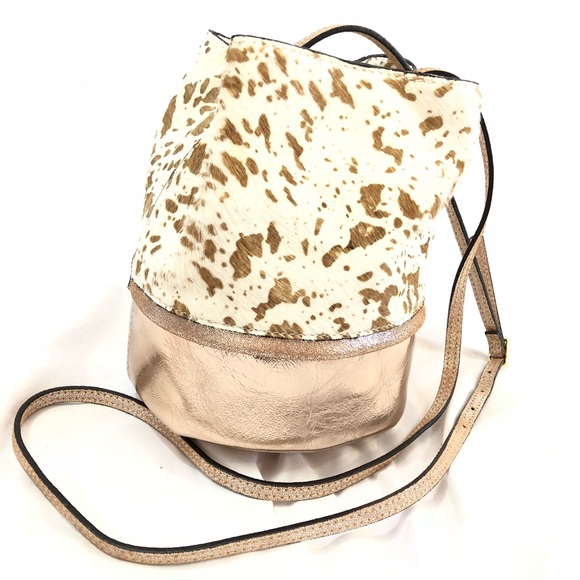 Anthropologie Handbags - 🔥NEW!🔥 Neuville Anthropologie Shimmer Bucket Bag